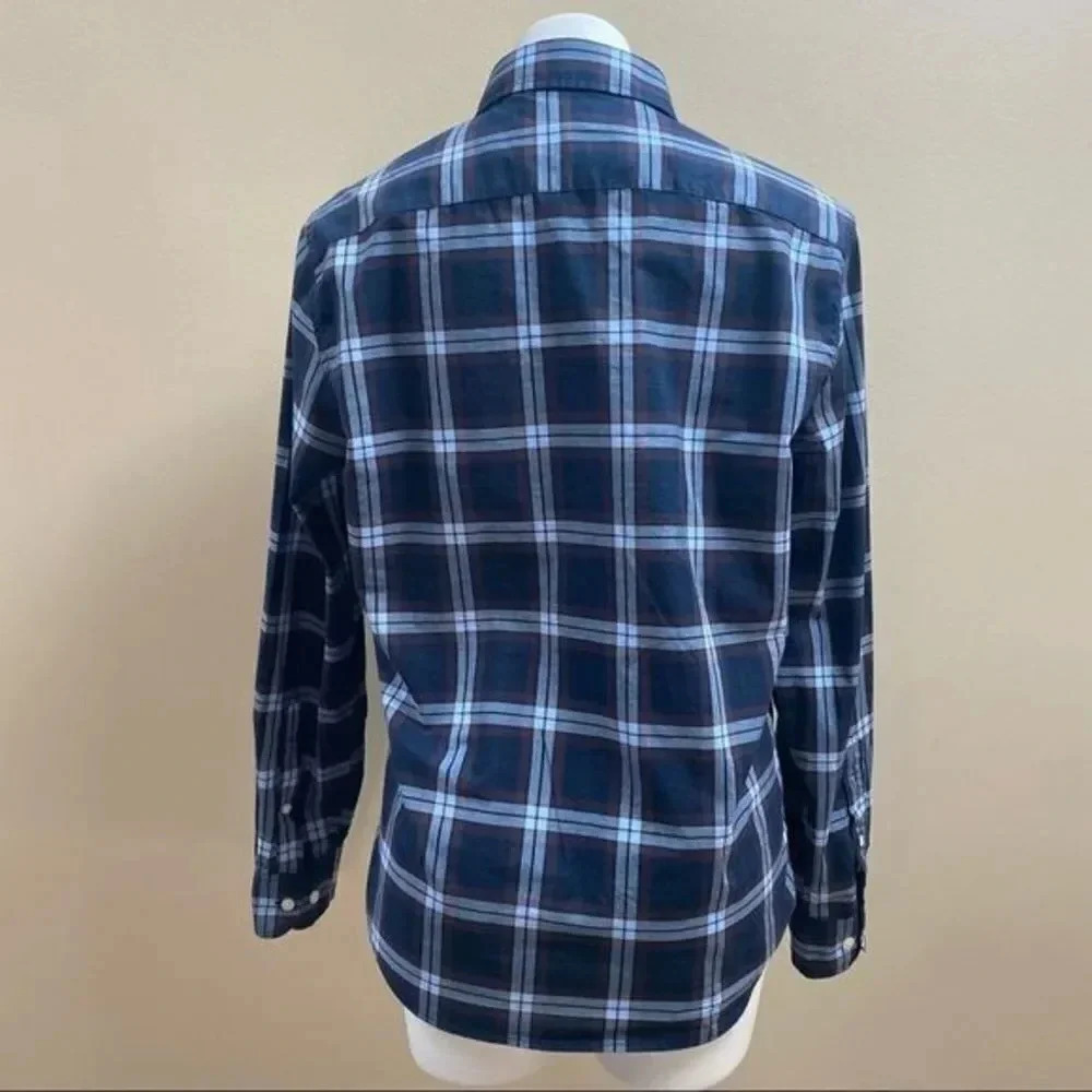 Banana Republic factory Slim-Fit Organic Cotton Untucked Yarn-Dye Shirt - Picture 3 of 8